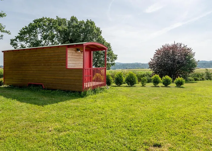 Domaine De La Cambre Camping *